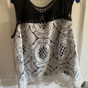 Eloquii woven top with liner